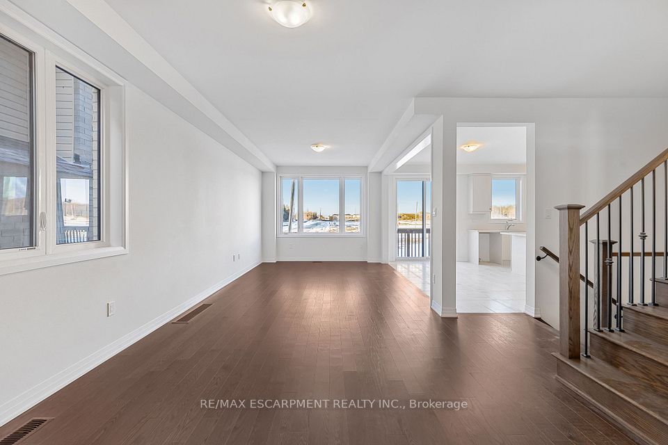 7 Blain Drive, Hamilton, ON L0R 1C0 17