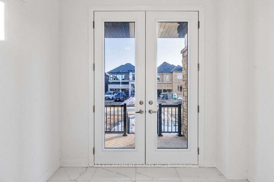 7 Blain Drive, Hamilton, ON L0R 1C0 5