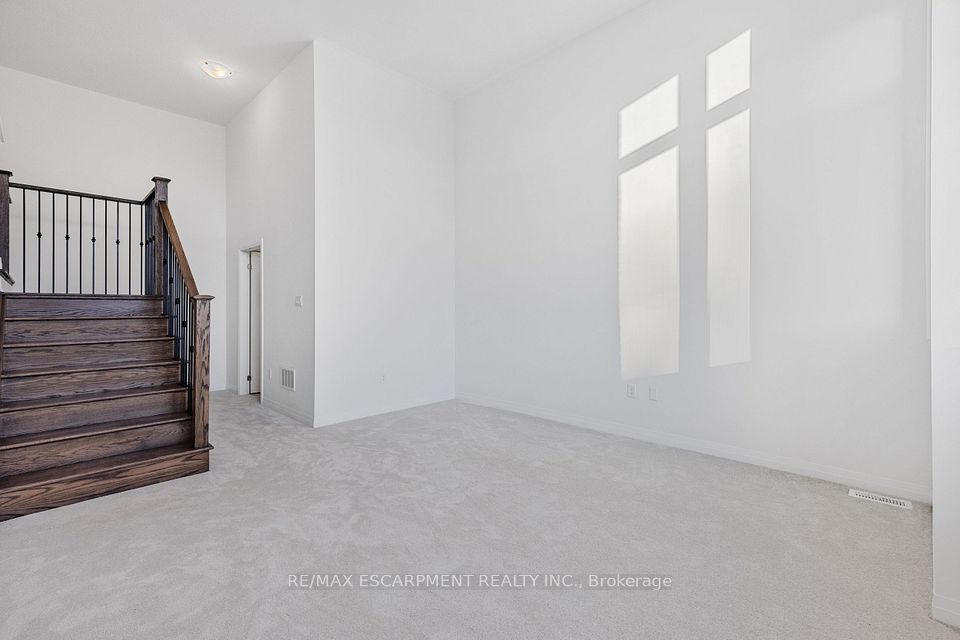 7 Blain Drive, Hamilton, ON L0R 1C0 21