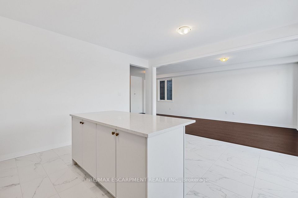 7 Blain Drive, Hamilton, ON L0R 1C0 16