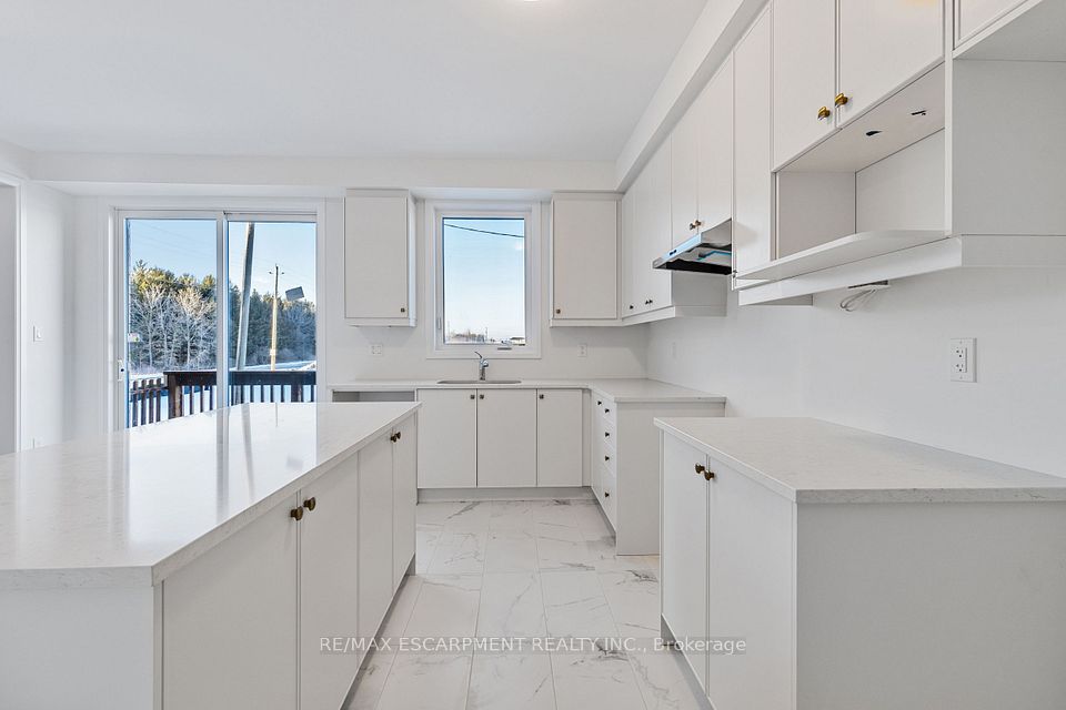 7 Blain Drive, Hamilton, ON L0R 1C0 14