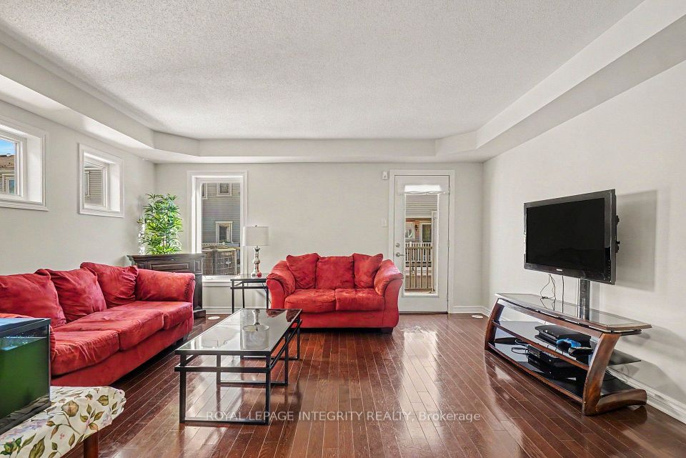 3895 Strandherd Drive, Barrhaven, ON K2J 0K1 4