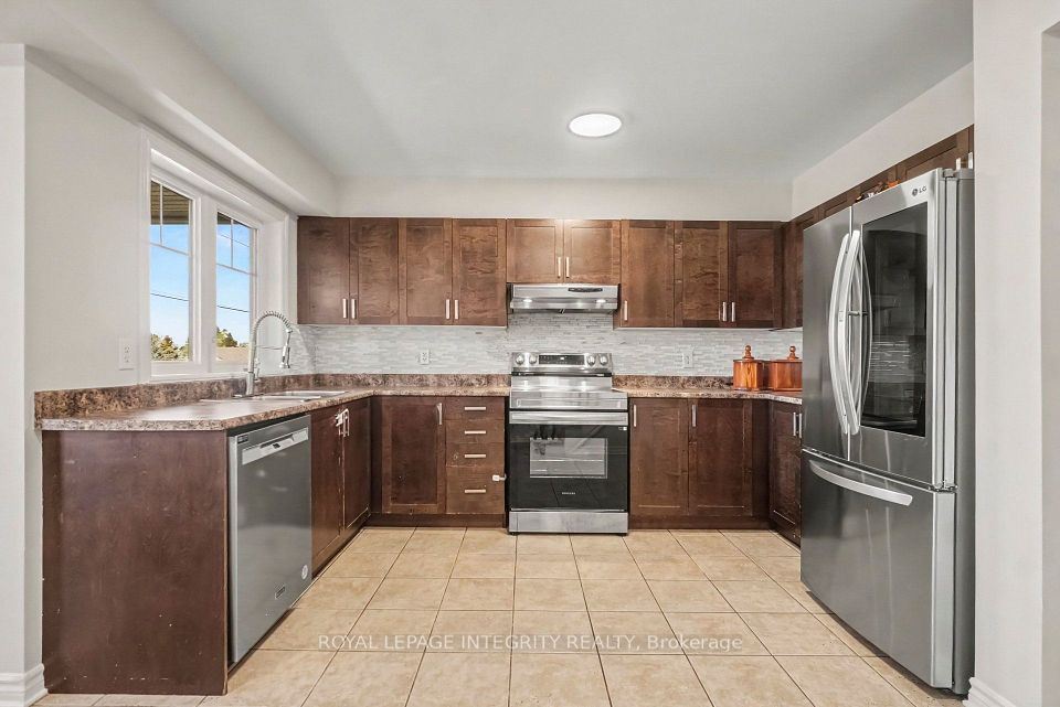 3895 Strandherd Drive, Barrhaven, ON K2J 0K1 7