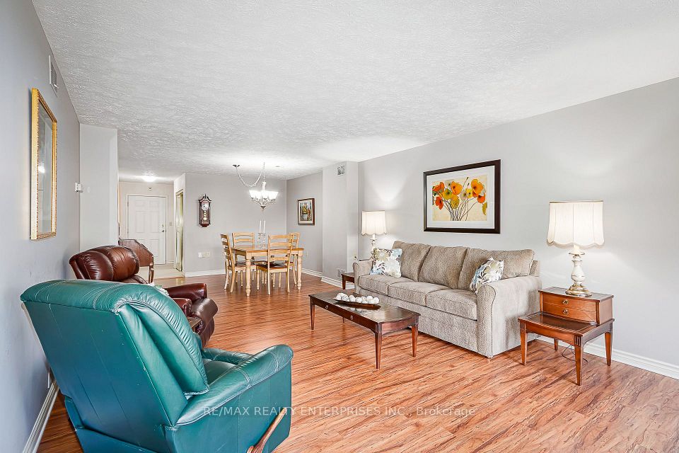2555 3rd Avenue W 210, Owen Sound, ON N4K 6T8 8