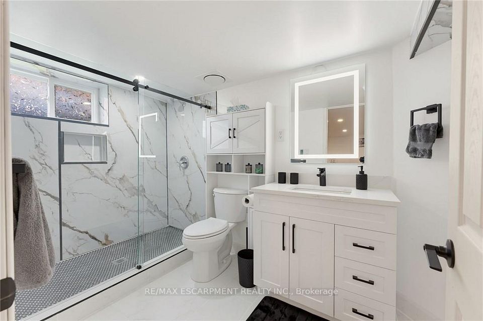 551 Upper Sherman Avenue, Hamilton, ON L8V 3L9 21