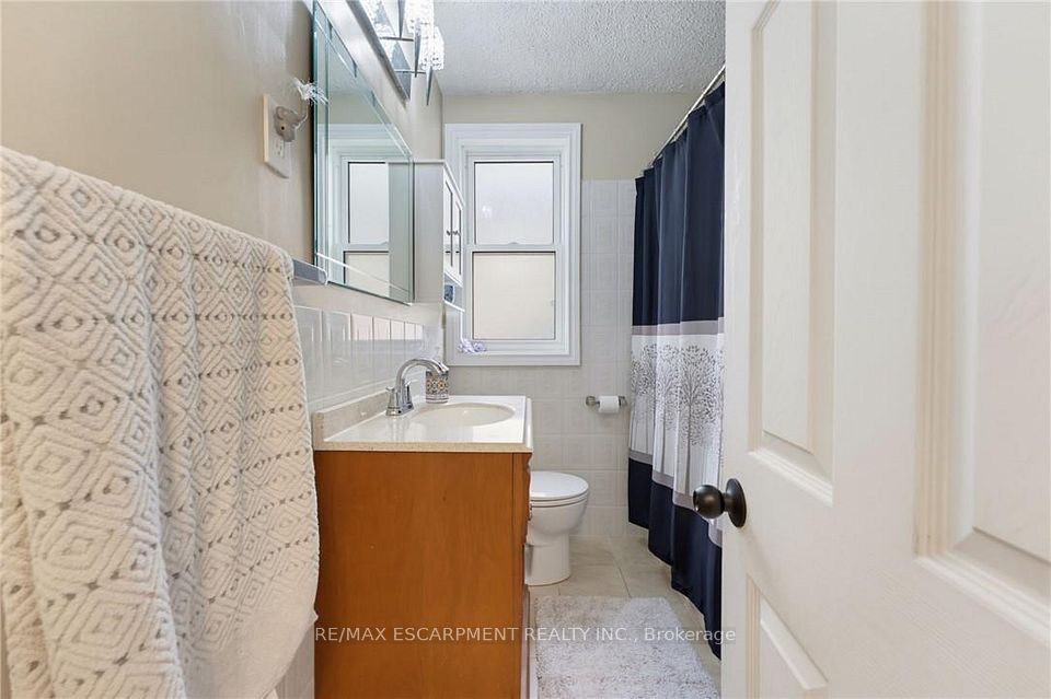 551 Upper Sherman Avenue, Hamilton, ON L8V 3L9 15