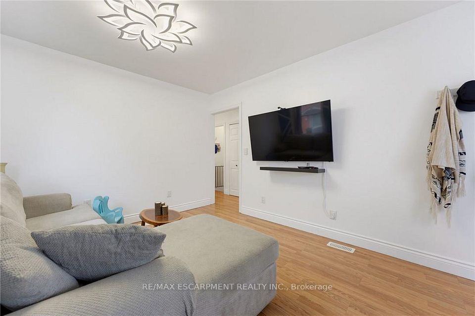 551 Upper Sherman Avenue, Hamilton, ON L8V 3L9 12