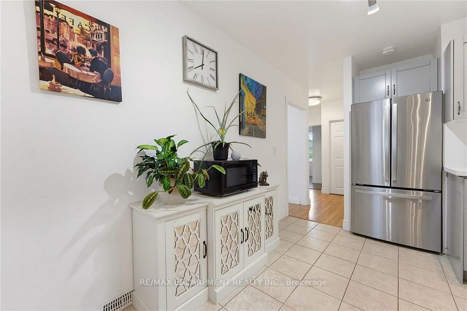 551 Upper Sherman Avenue, Hamilton, ON L8V 3L9 8