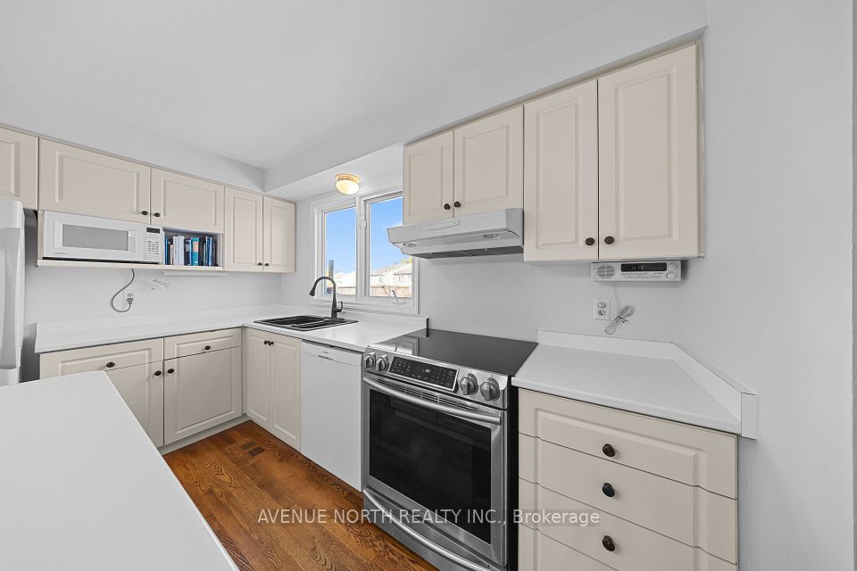 35 Wynford Avenue, South of Baseline to Knoxdale, ON K2G 3Z2 6