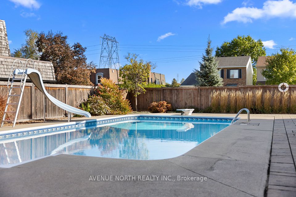 35 Wynford Avenue, South of Baseline to Knoxdale, ON K2G 3Z2 13