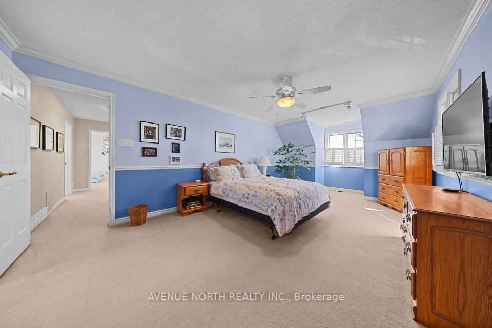 35 Wynford Avenue, South of Baseline to Knoxdale, ON K2G 3Z2 23