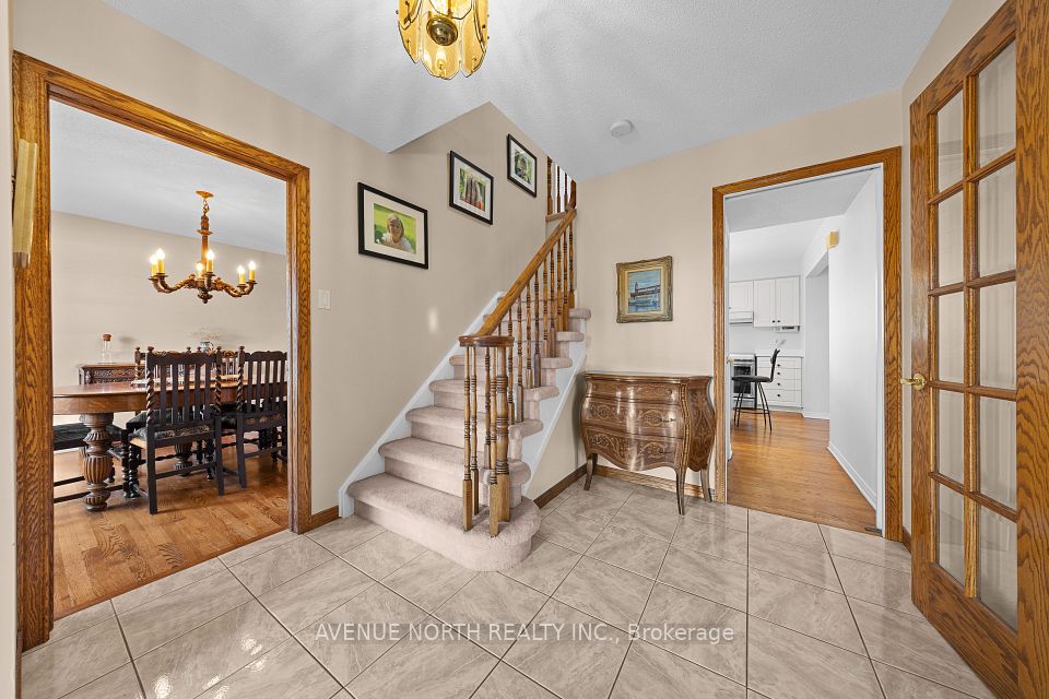 35 Wynford Avenue, South of Baseline to Knoxdale, ON K2G 3Z2 4
