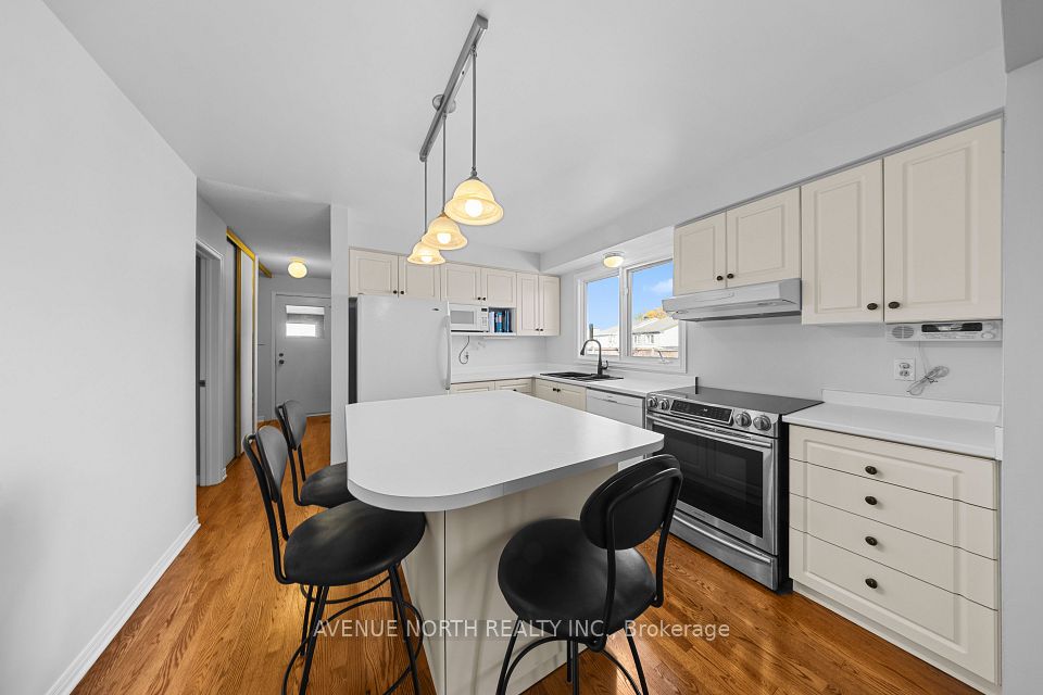 35 Wynford Avenue, South of Baseline to Knoxdale, ON K2G 3Z2 7