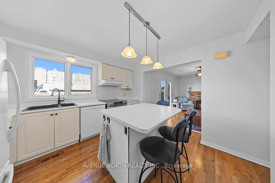35 Wynford Avenue, South of Baseline to Knoxdale, ON K2G 3Z2 9