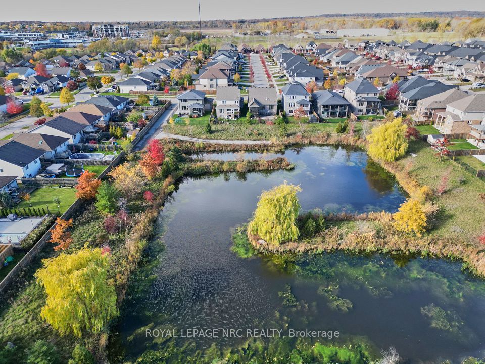 80 Days Avenue, Thorold, ON L2V 0E6 2