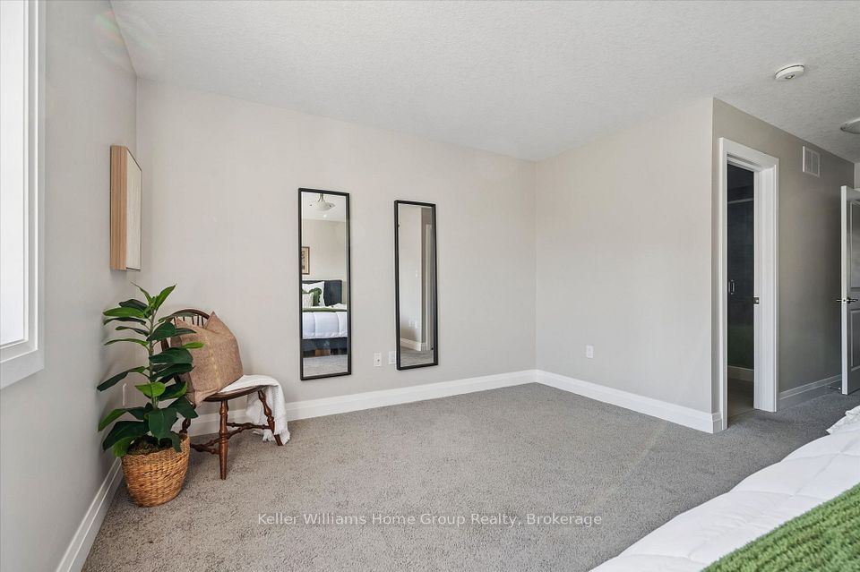 63 York Street E, Centre Wellington, ON N0B 1S0 25