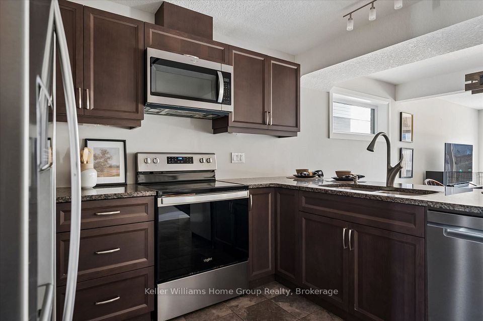 63 York Street E, Centre Wellington, ON N0B 1S0 11