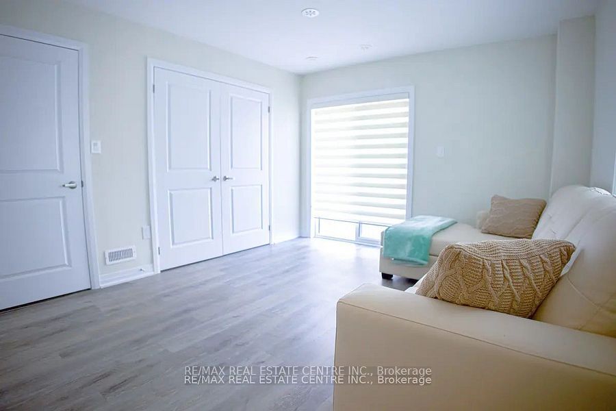 185 Bedrock Drive 66, Hamilton, ON L8J 0M5 2
