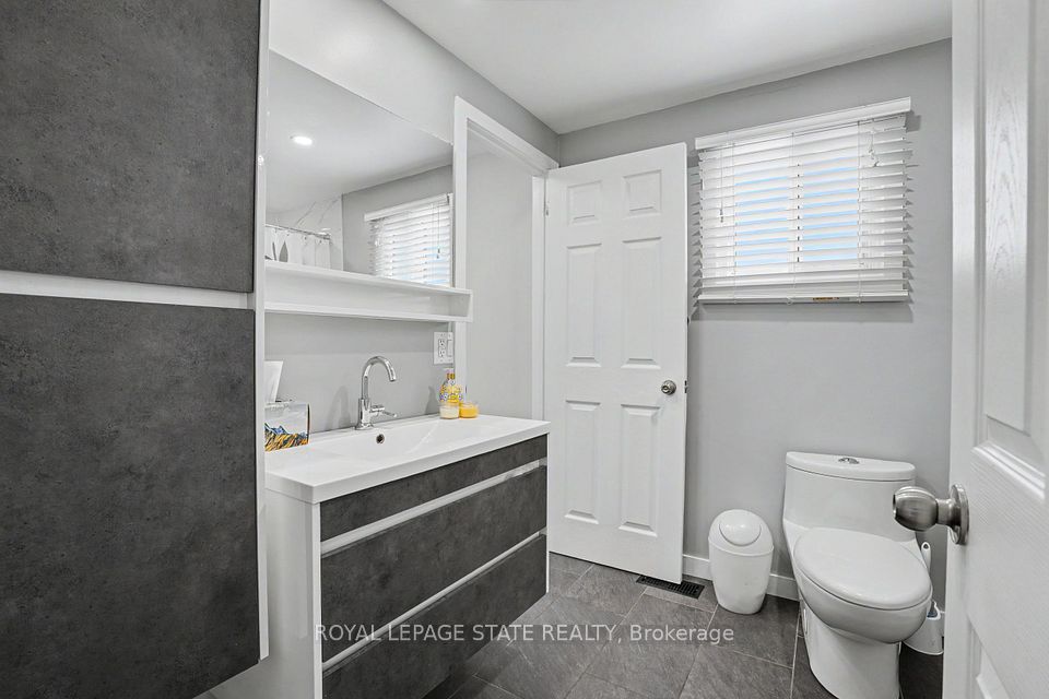103 Glenashton Drive, Hamilton, ON L8G 4E6 18