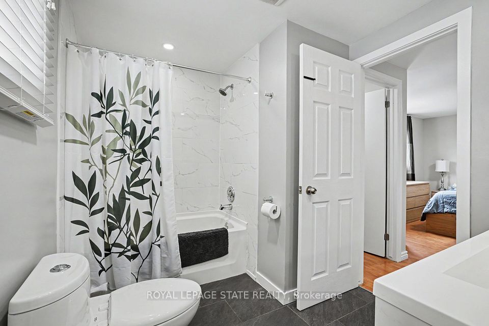 103 Glenashton Drive, Hamilton, ON L8G 4E6 19