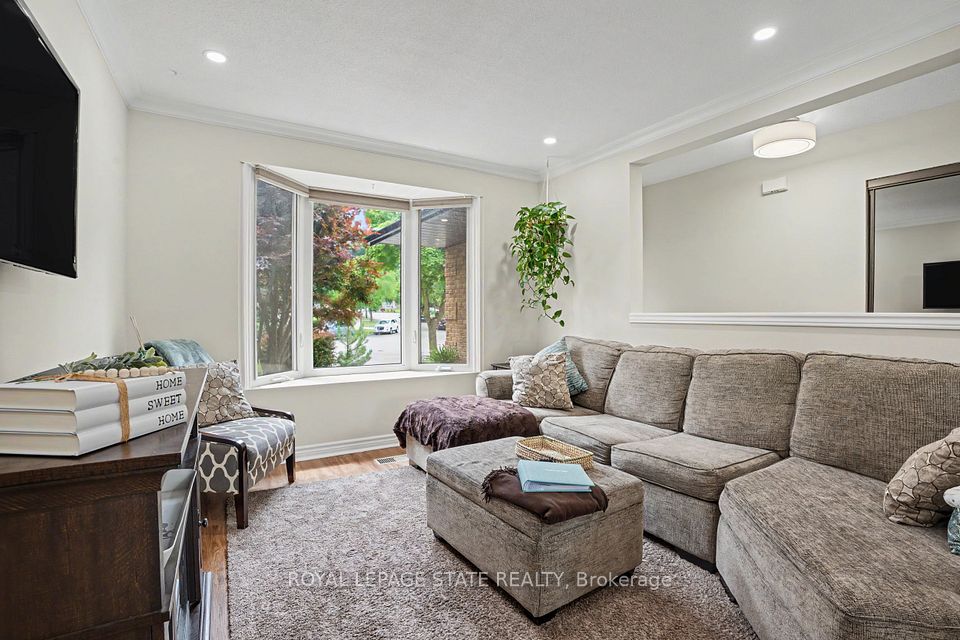 103 Glenashton Drive, Hamilton, ON L8G 4E6 7