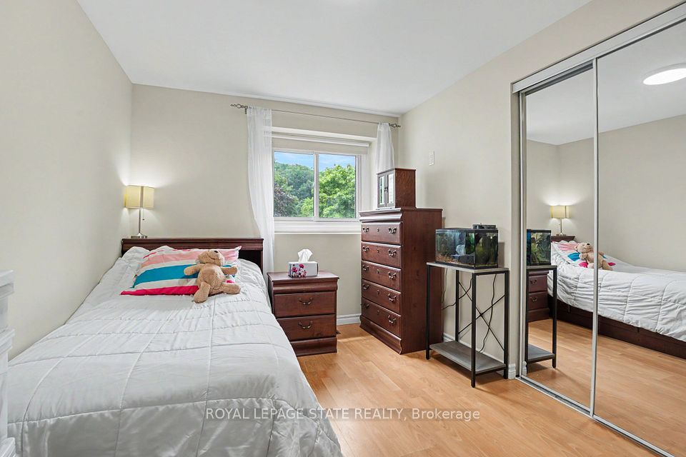 103 Glenashton Drive, Hamilton, ON L8G 4E6 23