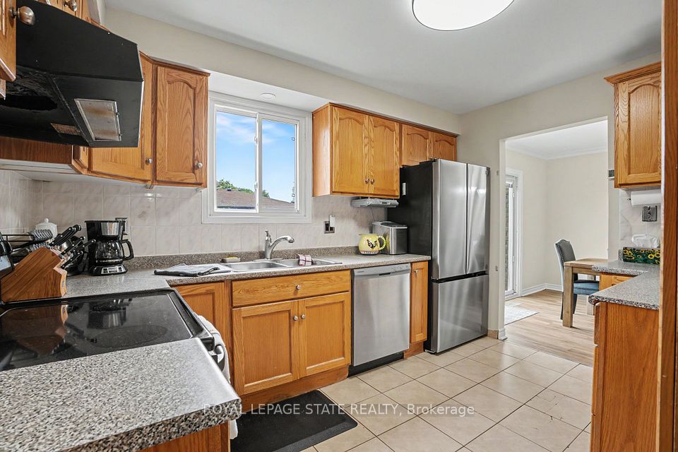 103 Glenashton Drive, Hamilton, ON L8G 4E6 12