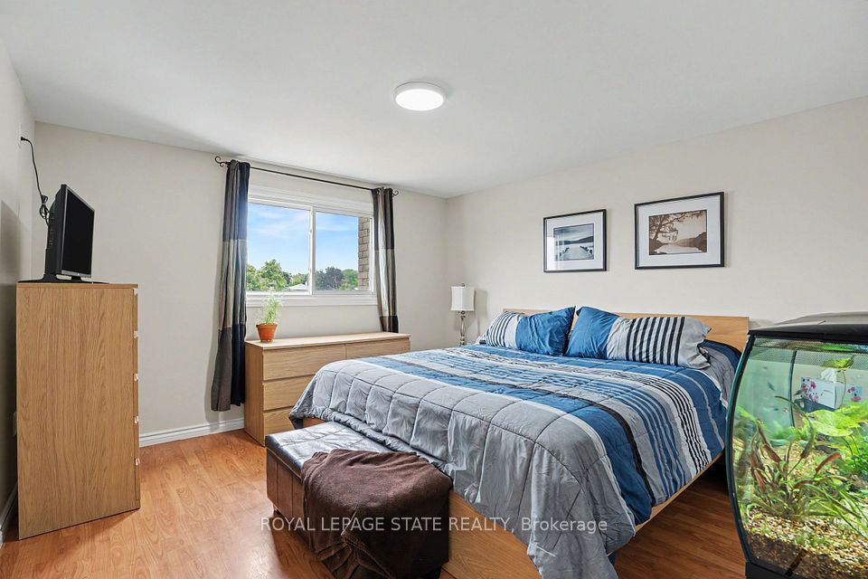 103 Glenashton Drive, Hamilton, ON L8G 4E6 16
