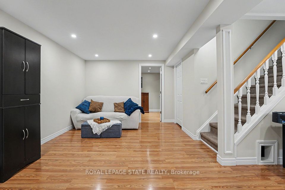 103 Glenashton Drive, Hamilton, ON L8G 4E6 24