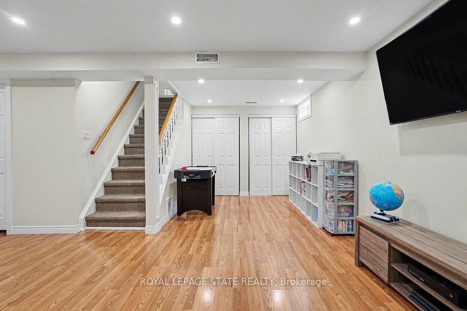 103 Glenashton Drive, Hamilton, ON L8G 4E6 25