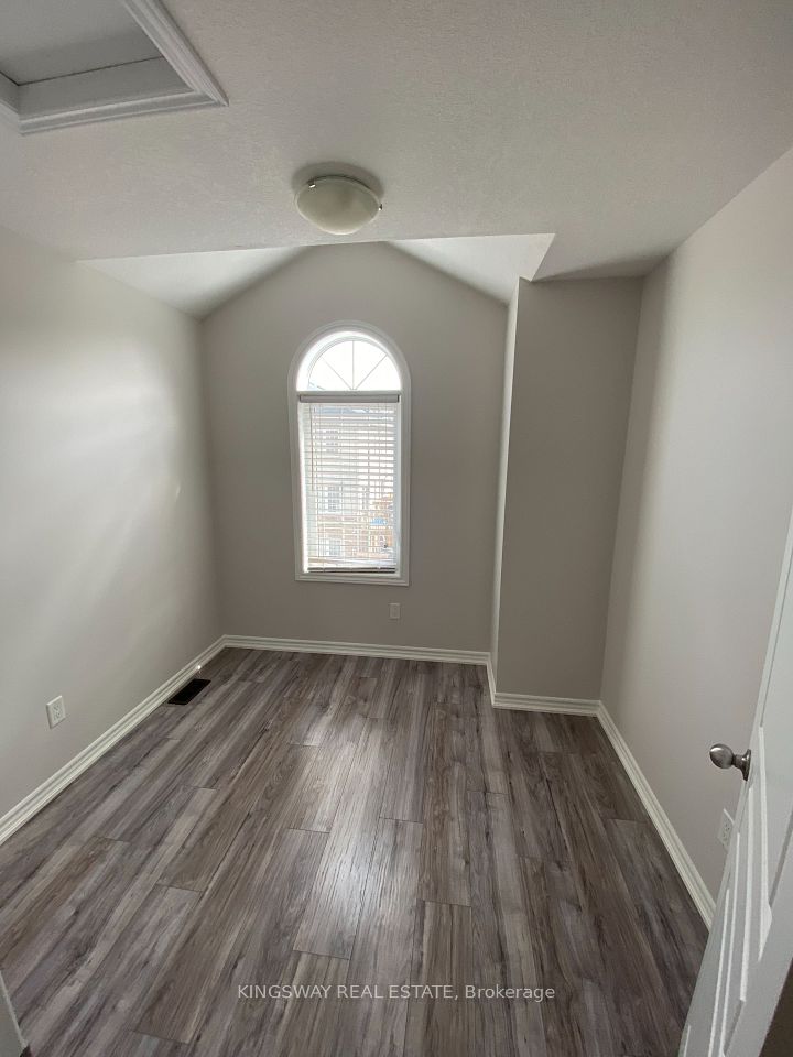 16 Kenridge Terrace, Hamilton, ON L8J 0G4 12