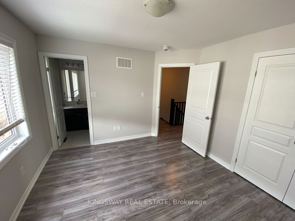 16 Kenridge Terrace, Hamilton, ON L8J 0G4 7