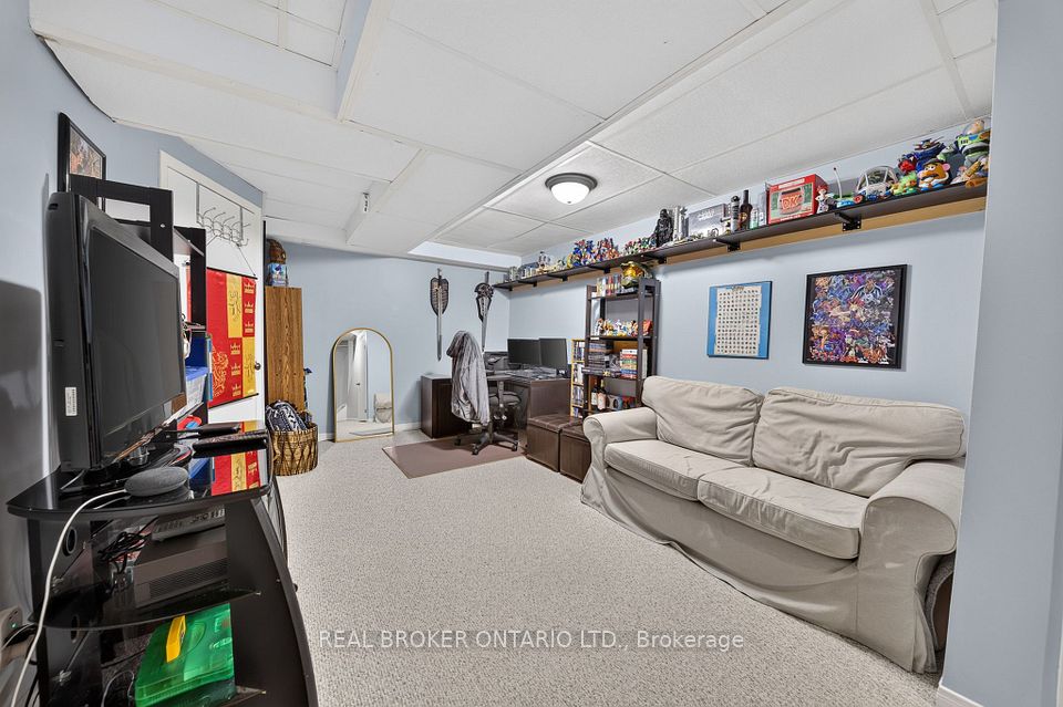 85 Gledhill Crescent, Hamilton, ON L9C 6H3 21