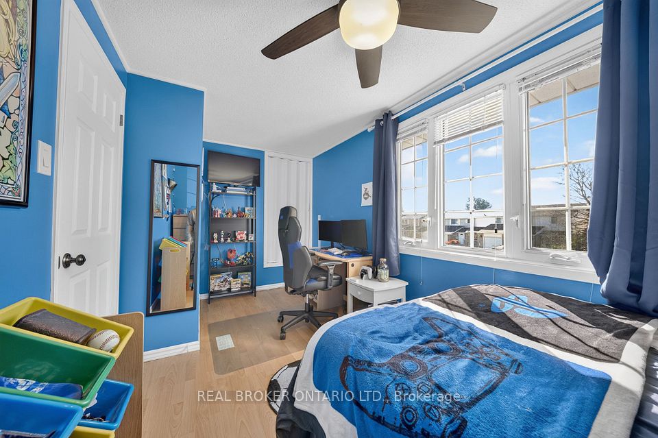 85 Gledhill Crescent, Hamilton, ON L9C 6H3 16