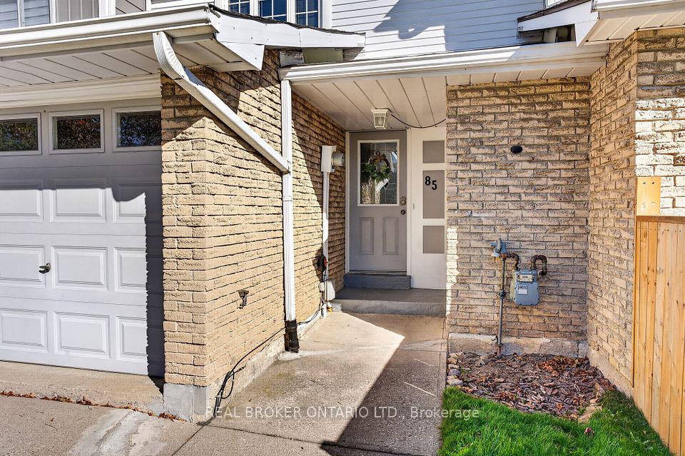 85 Gledhill Crescent, Hamilton, ON L9C 6H3 3