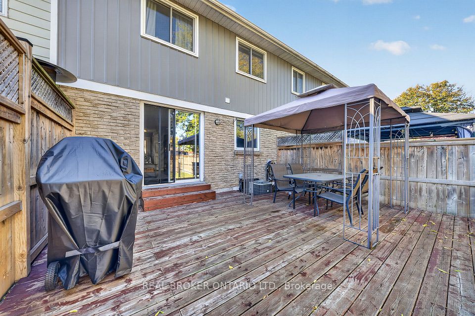 85 Gledhill Crescent, Hamilton, ON L9C 6H3 25