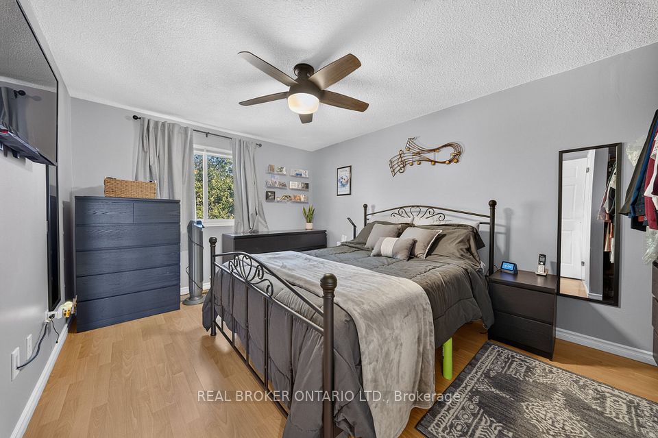 85 Gledhill Crescent, Hamilton, ON L9C 6H3 13