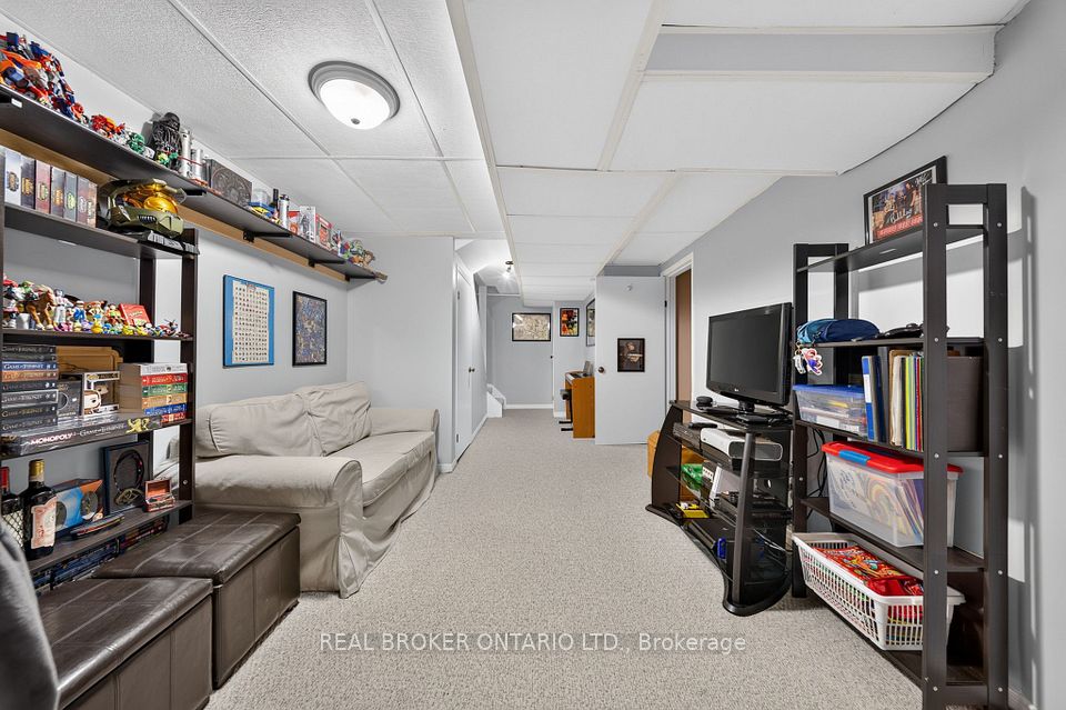 85 Gledhill Crescent, Hamilton, ON L9C 6H3 22