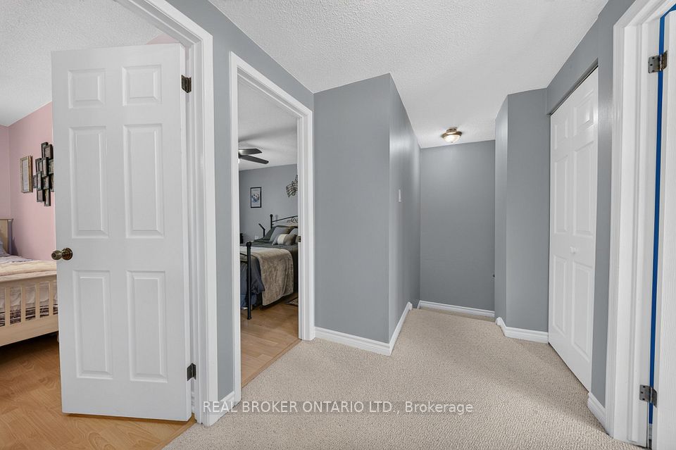 85 Gledhill Crescent, Hamilton, ON L9C 6H3 12