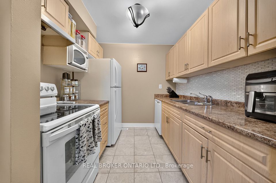 85 Gledhill Crescent, Hamilton, ON L9C 6H3 10