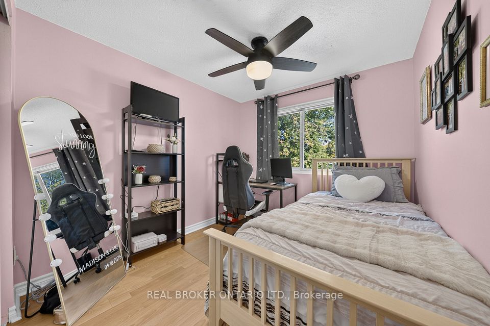 85 Gledhill Crescent, Hamilton, ON L9C 6H3 17