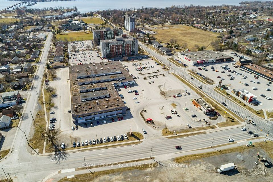 161 Bridge Street W 8, Belleville, ON K8P 1K2